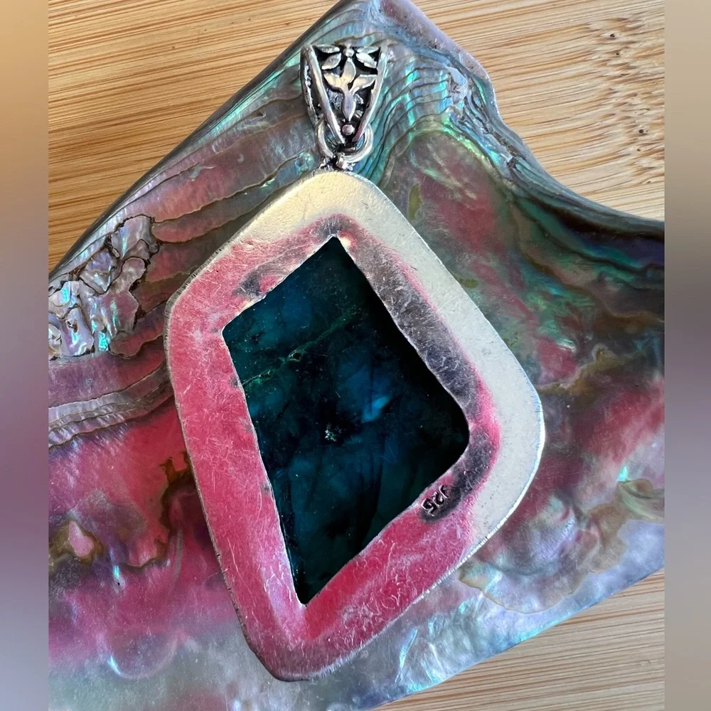 Green Labradorite Silver Pendant - Picture 3 of 9